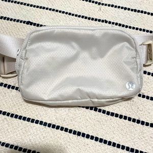 Lululemon Everywhere Belt Bag White Opal